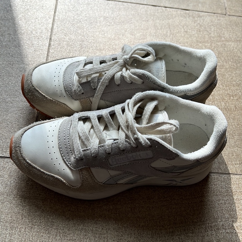 Reebok Women Sneaker Size 6.5